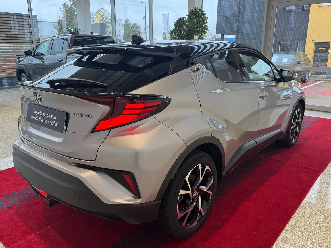 TOYOTA C-HR