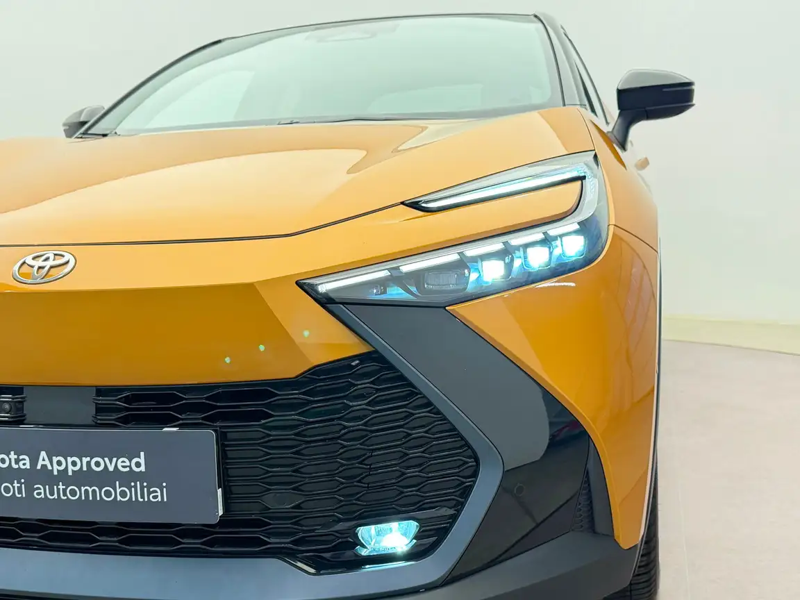 TOYOTA C-HR