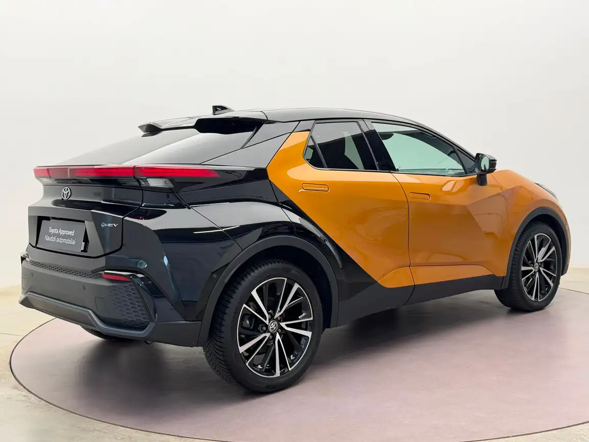 TOYOTA C-HR