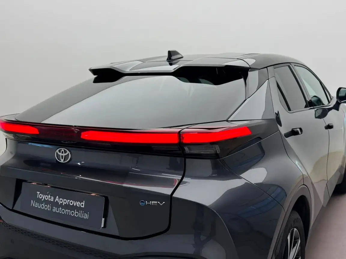 TOYOTA C-HR