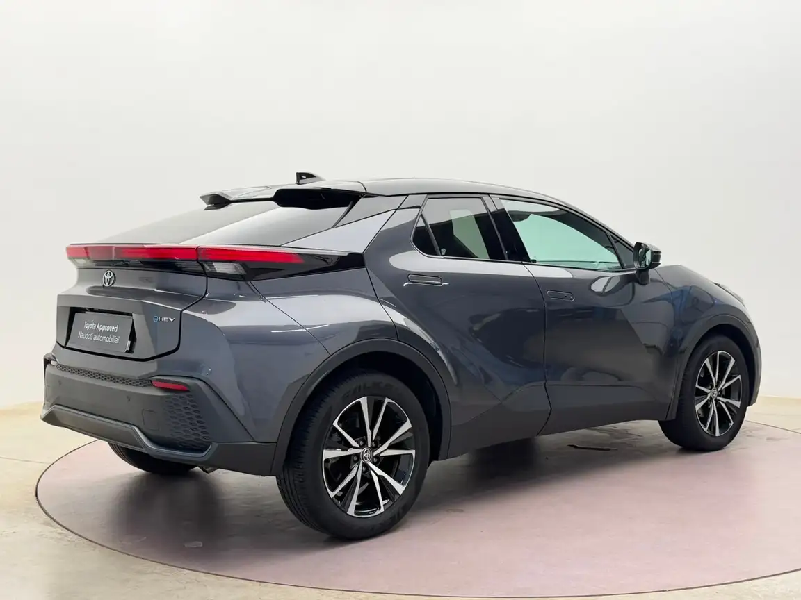 TOYOTA C-HR
