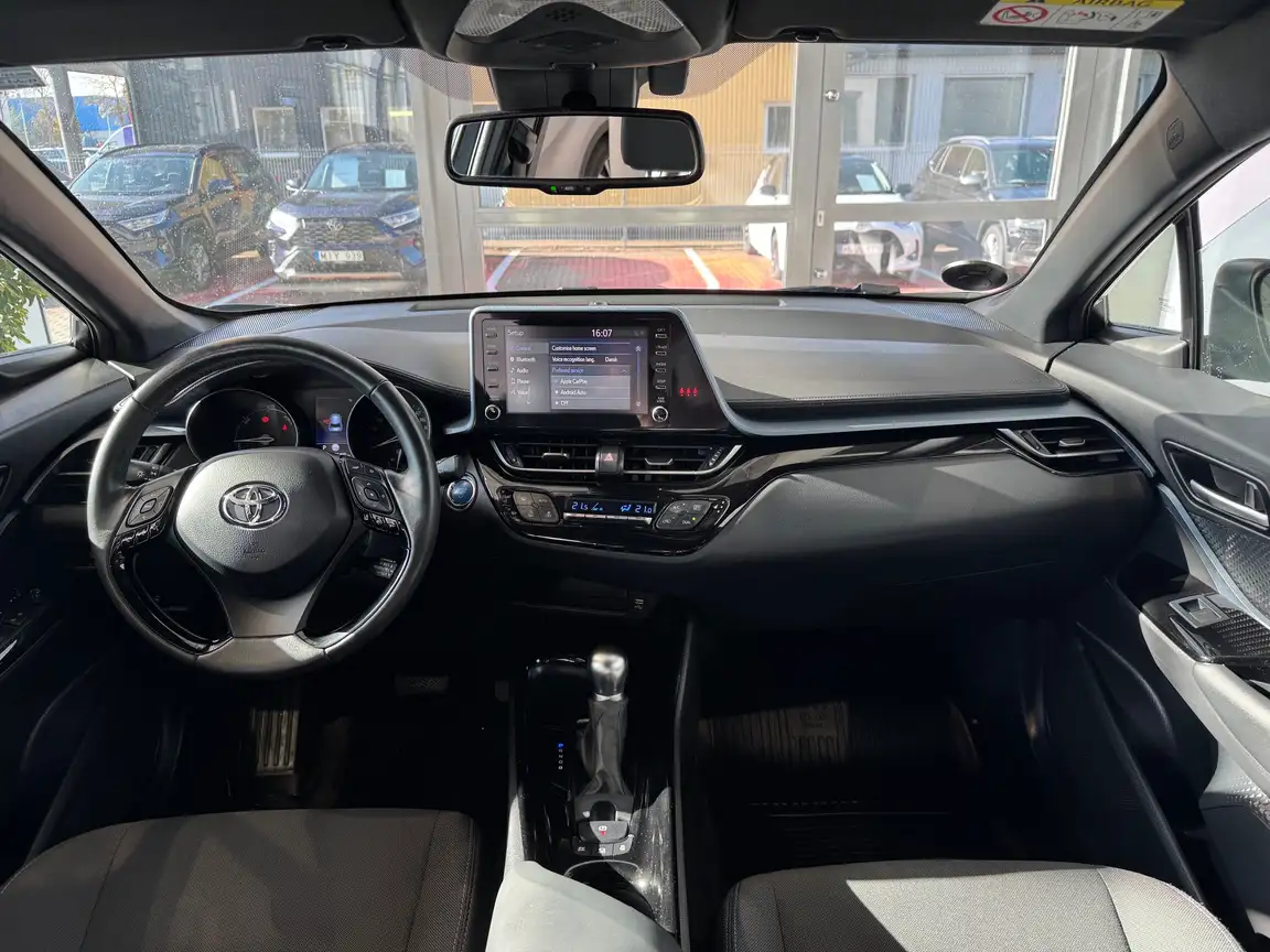 TOYOTA C-HR