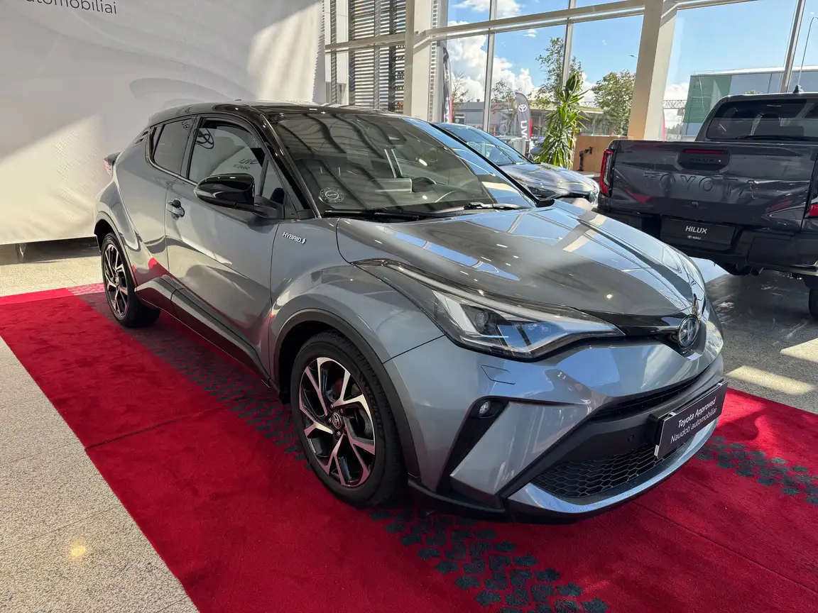 TOYOTA C-HR