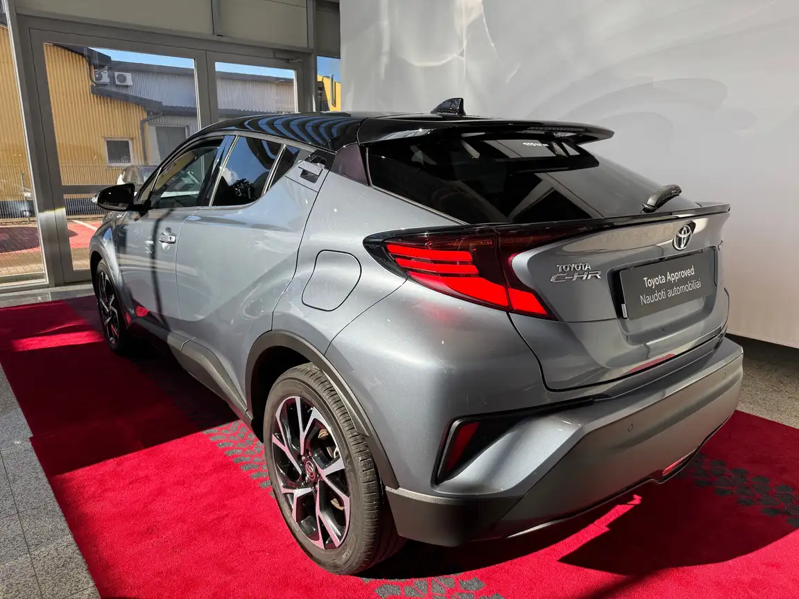 TOYOTA C-HR