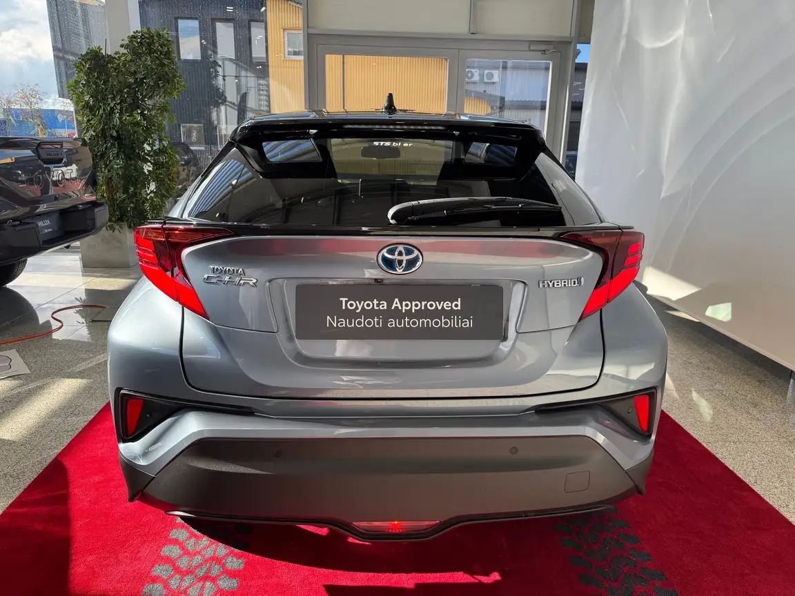 TOYOTA C-HR