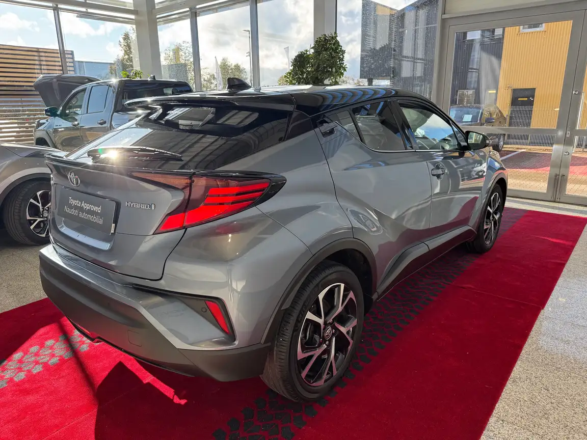 TOYOTA C-HR