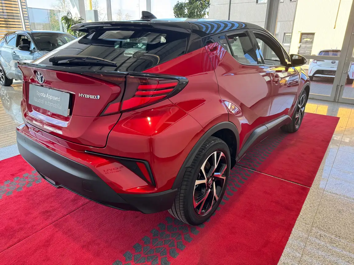 TOYOTA C-HR