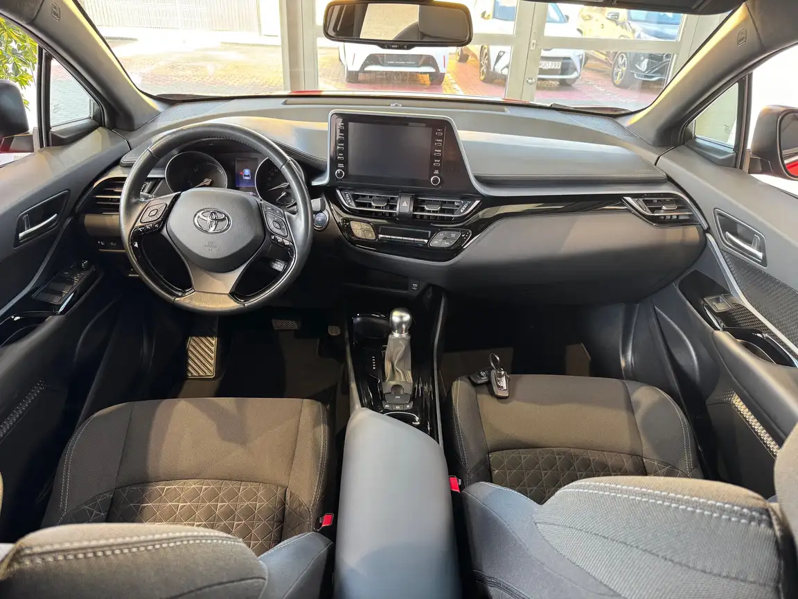 TOYOTA C-HR