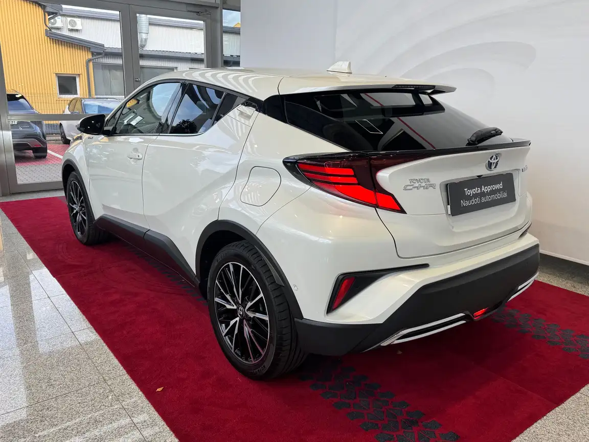 TOYOTA C-HR