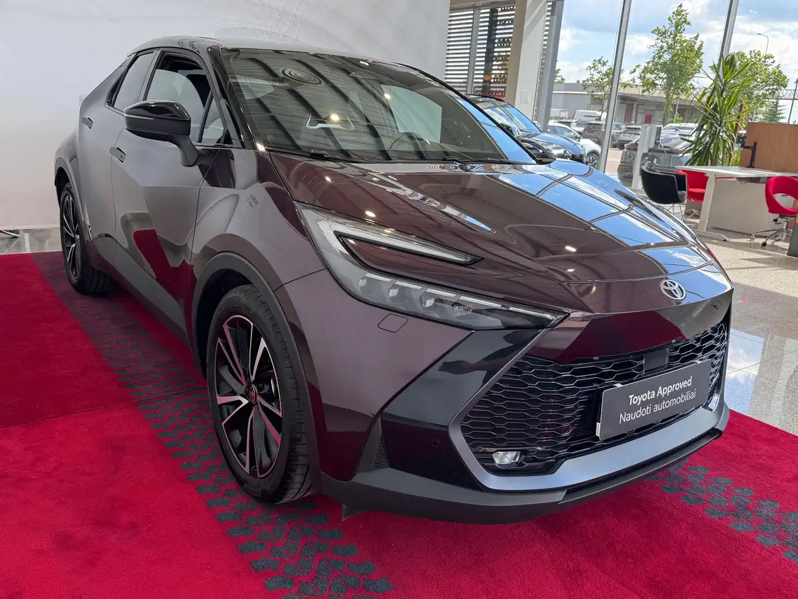 TOYOTA C-HR