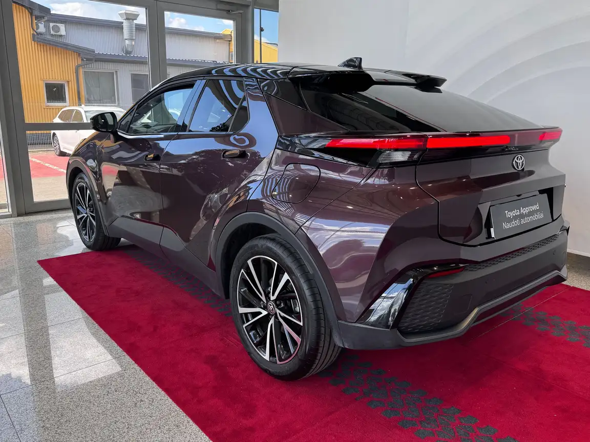 TOYOTA C-HR