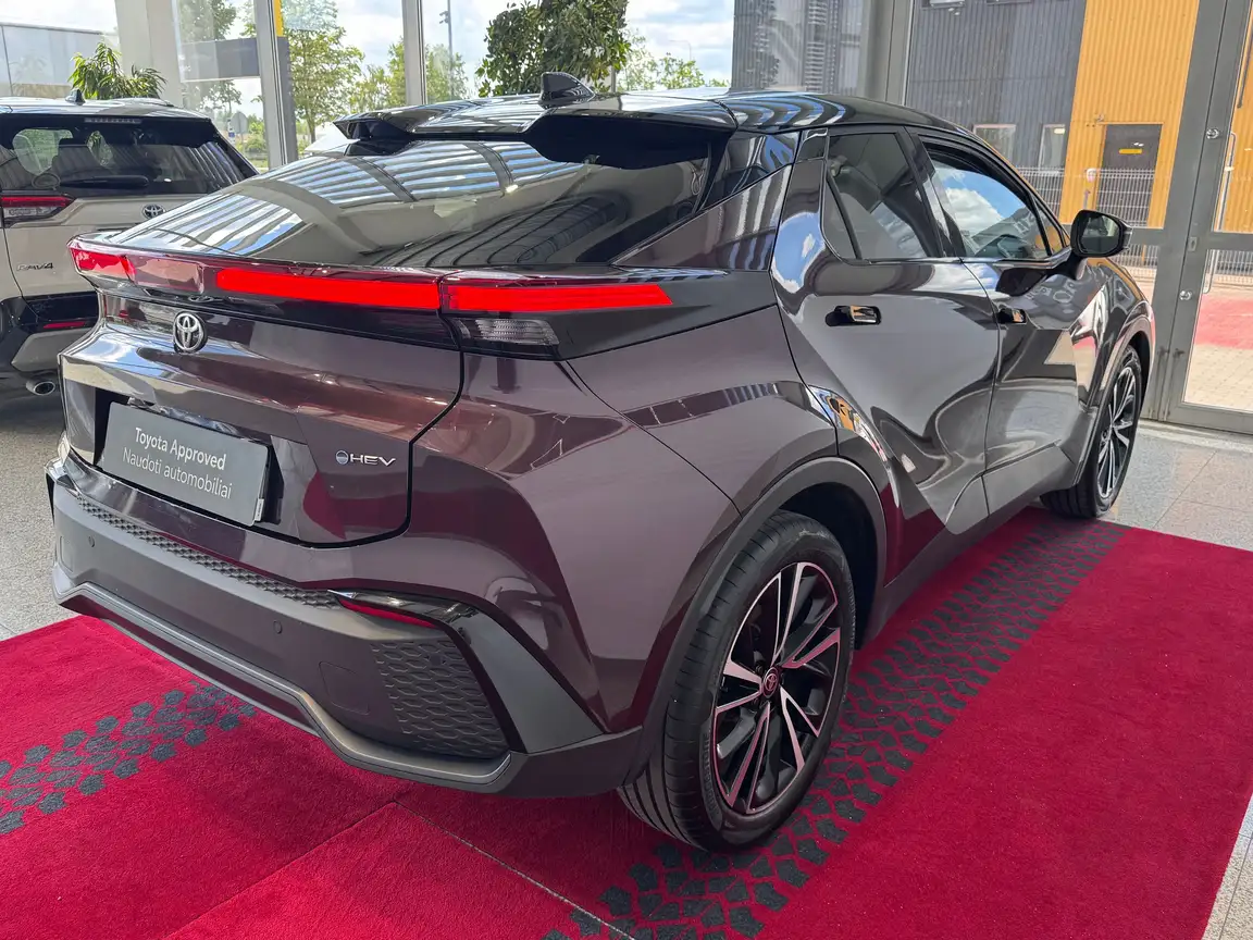 TOYOTA C-HR