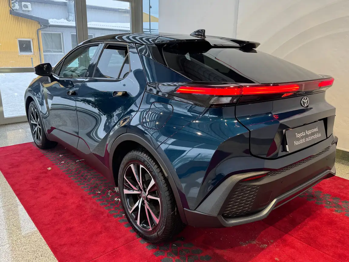 TOYOTA C-HR