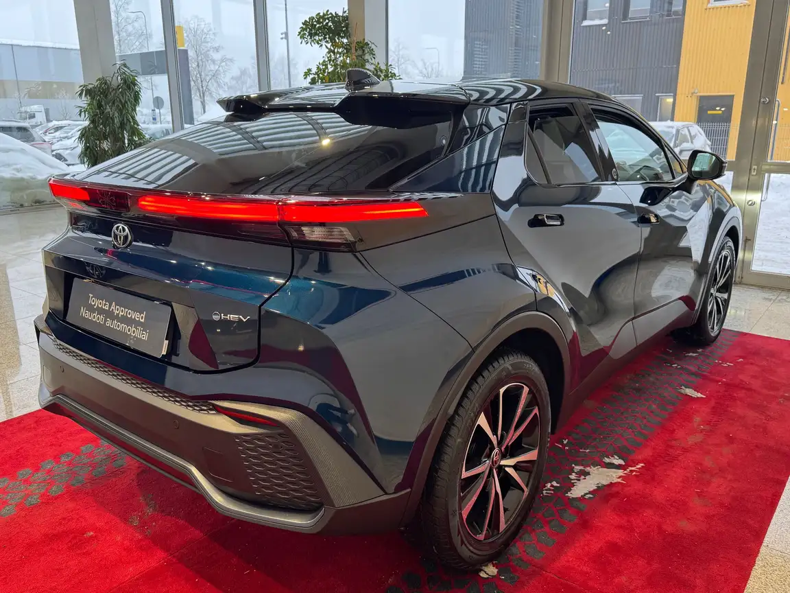 TOYOTA C-HR