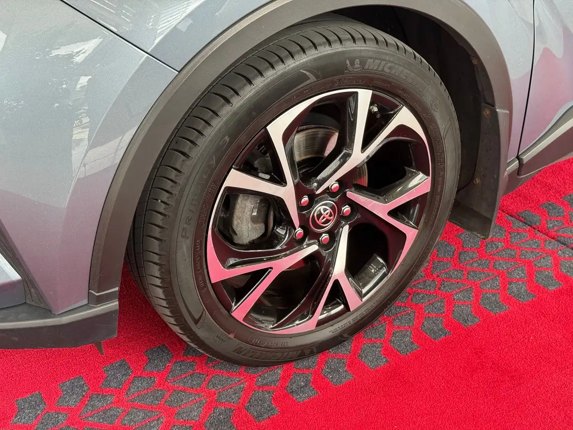 TOYOTA C-HR