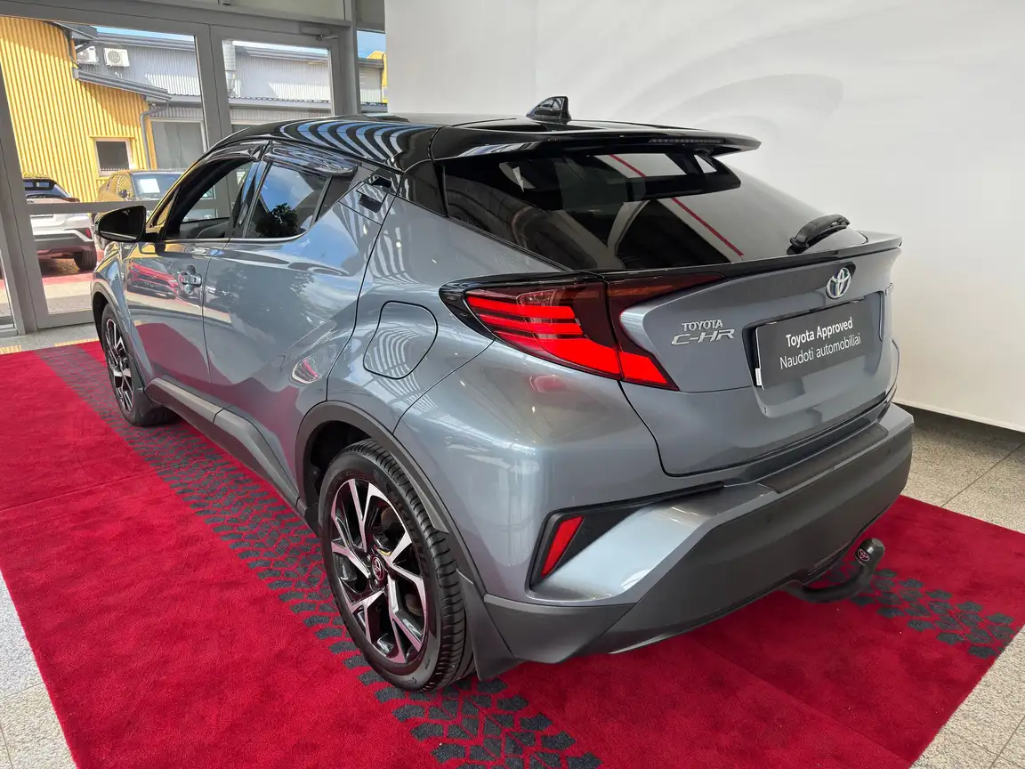 TOYOTA C-HR