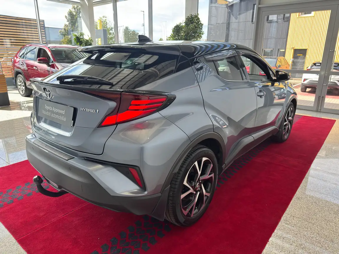 TOYOTA C-HR