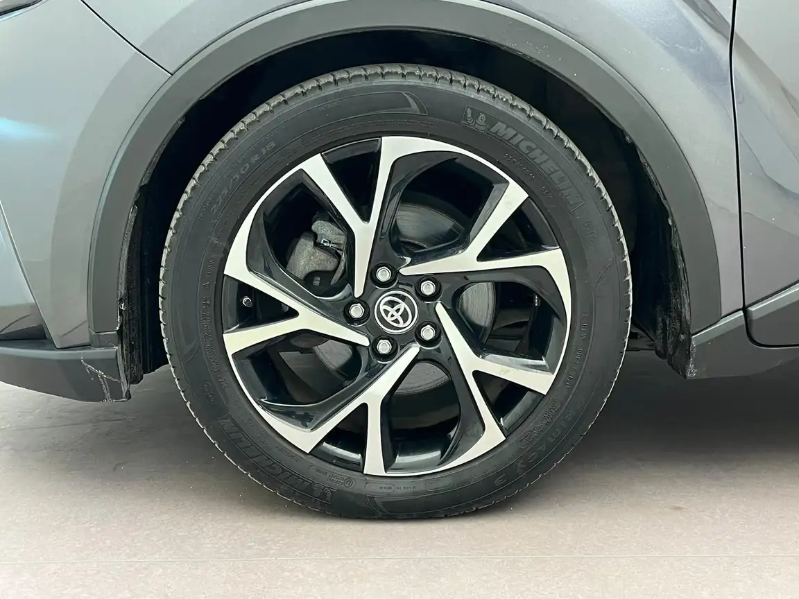 TOYOTA C-HR