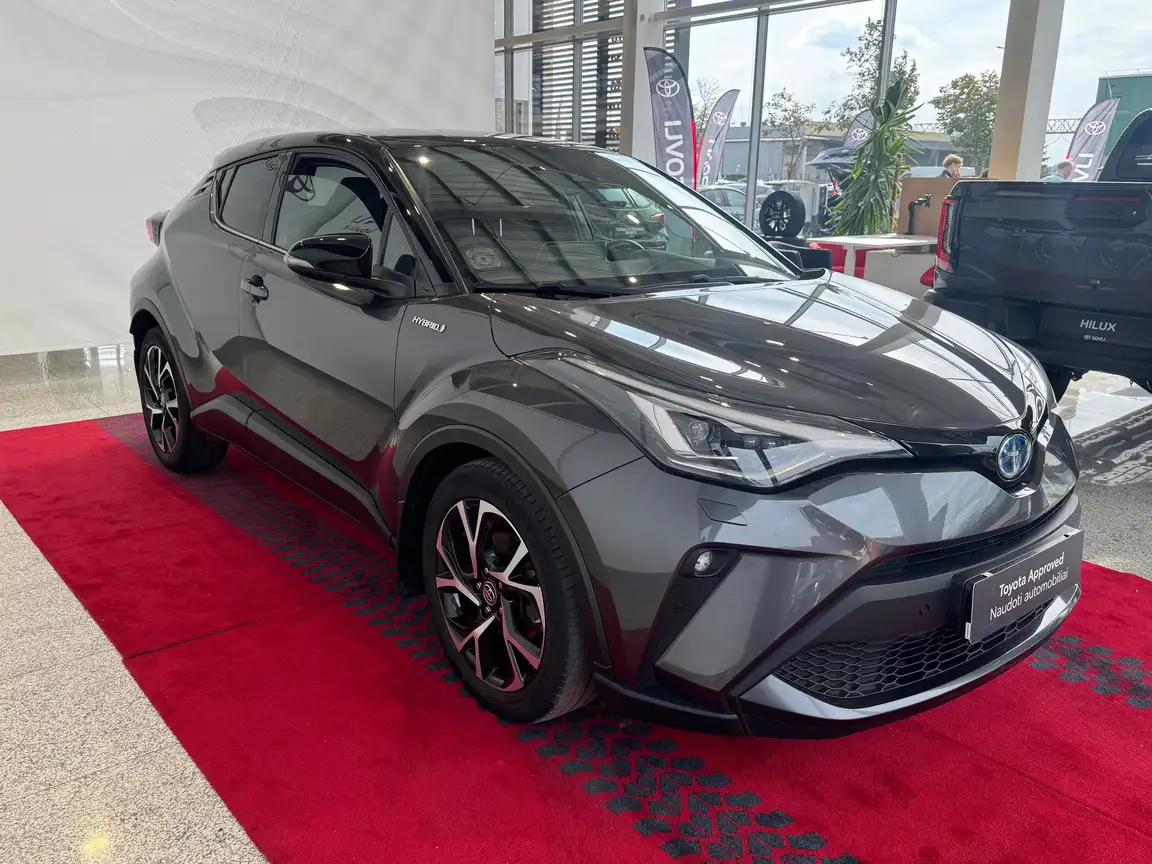 TOYOTA C-HR