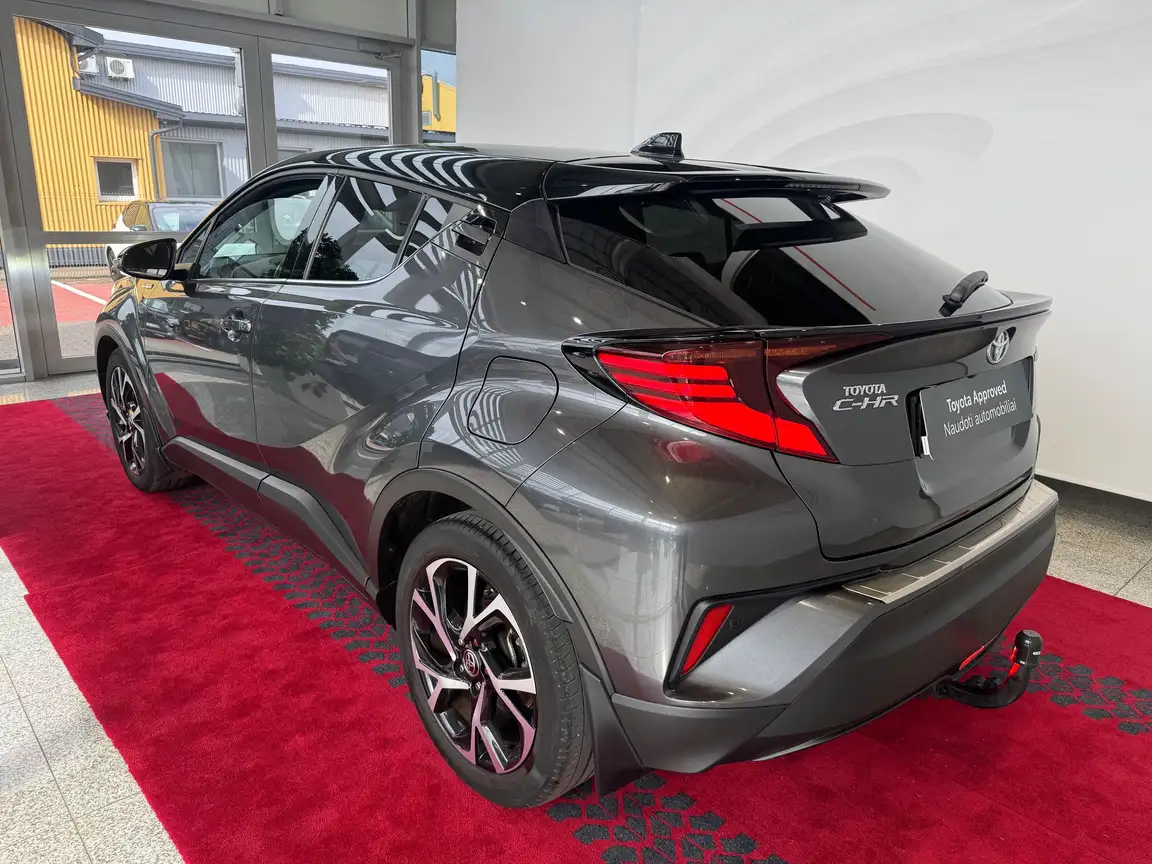 TOYOTA C-HR