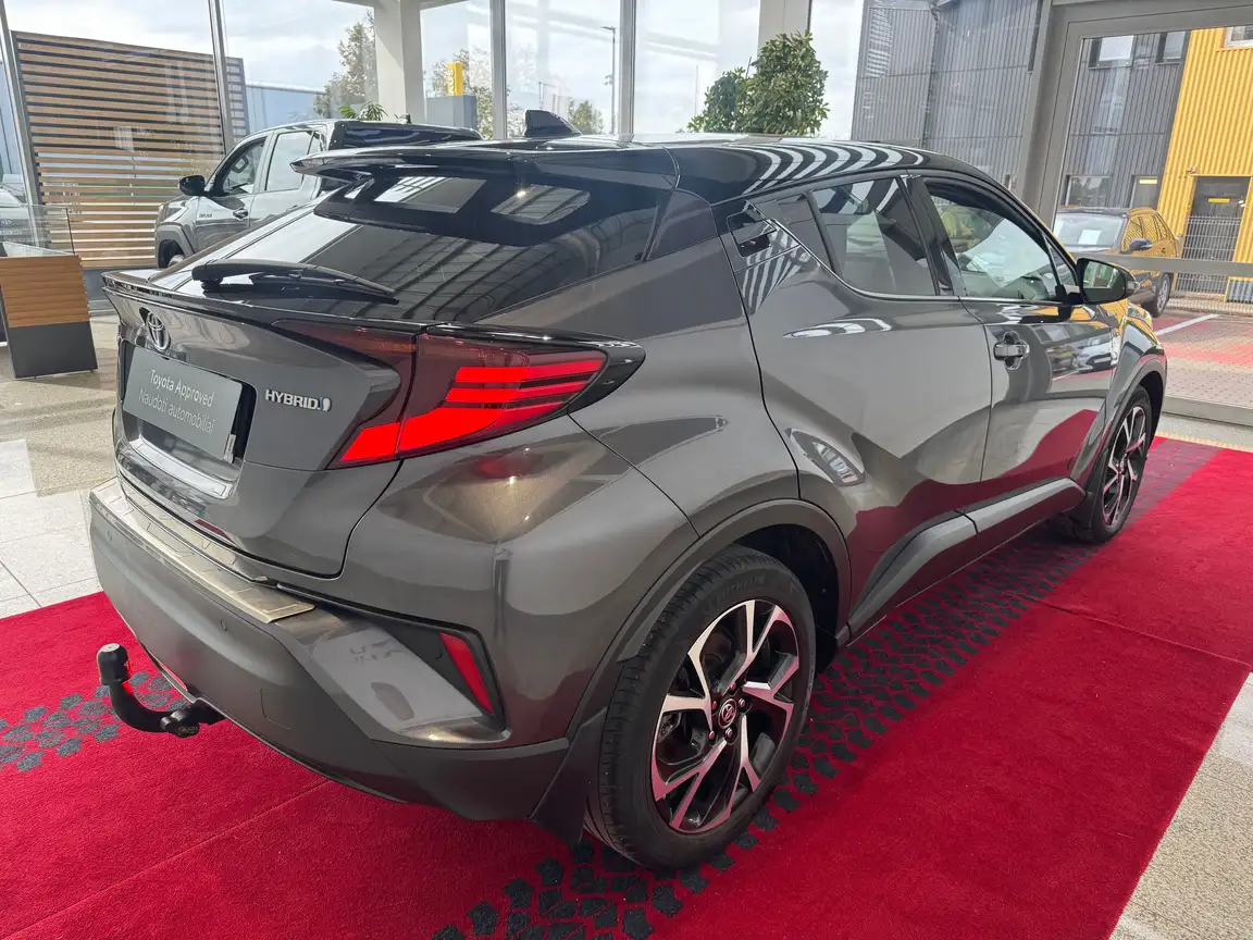 TOYOTA C-HR