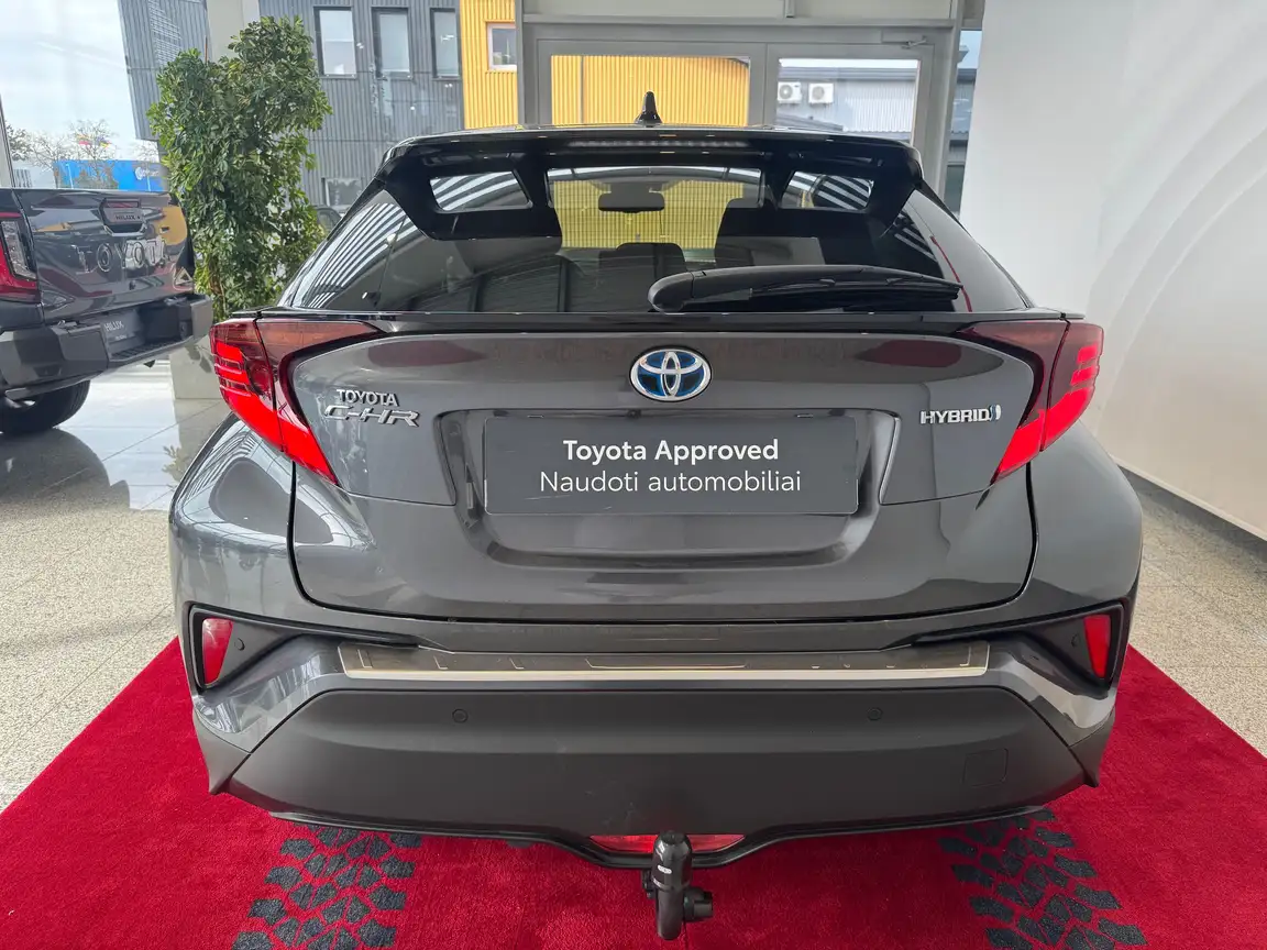 TOYOTA C-HR