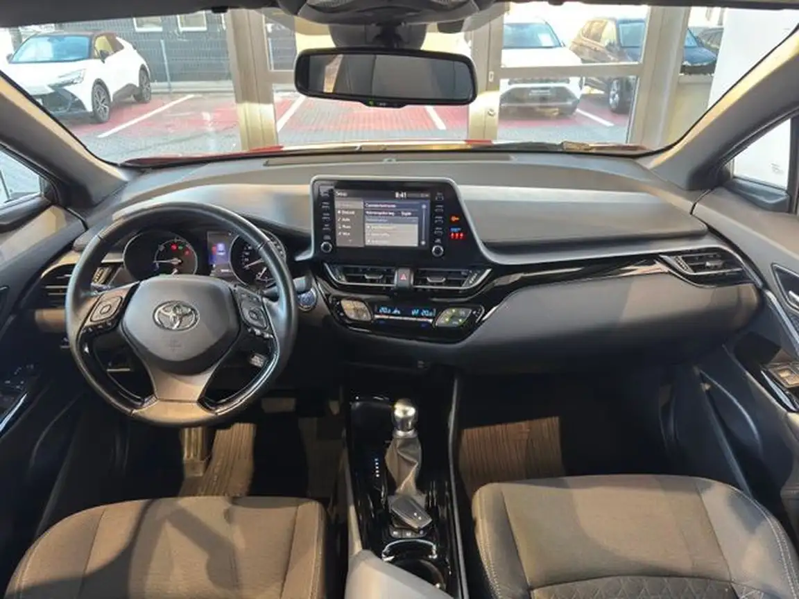 TOYOTA C-HR