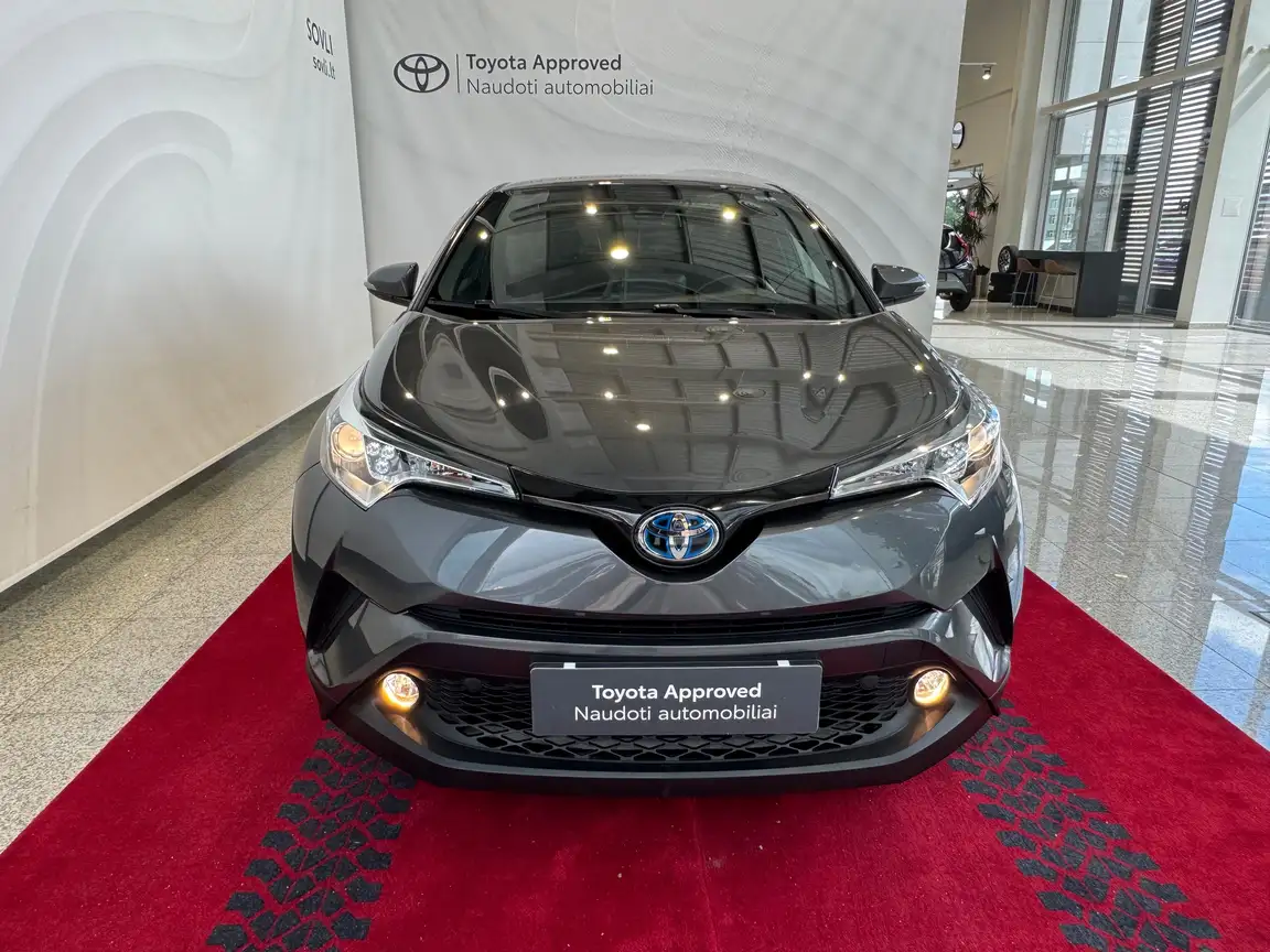 TOYOTA C-HR