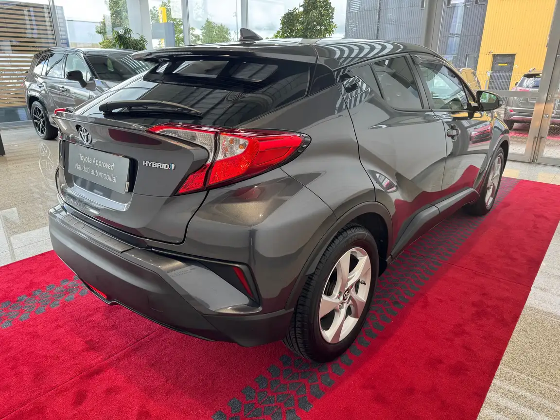 TOYOTA C-HR