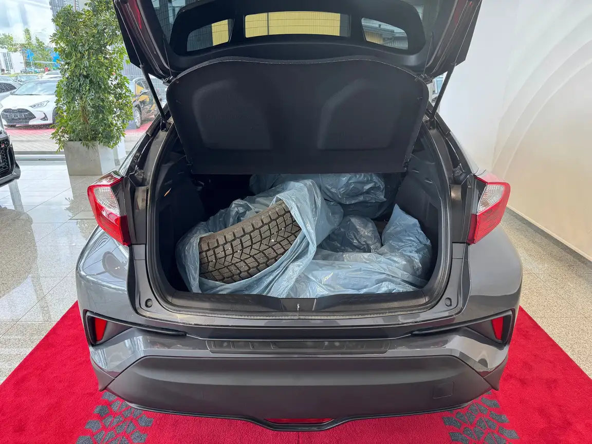 TOYOTA C-HR
