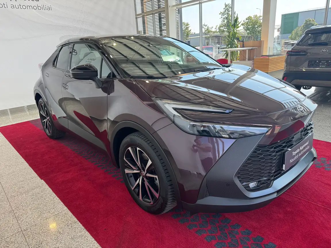 TOYOTA C-HR