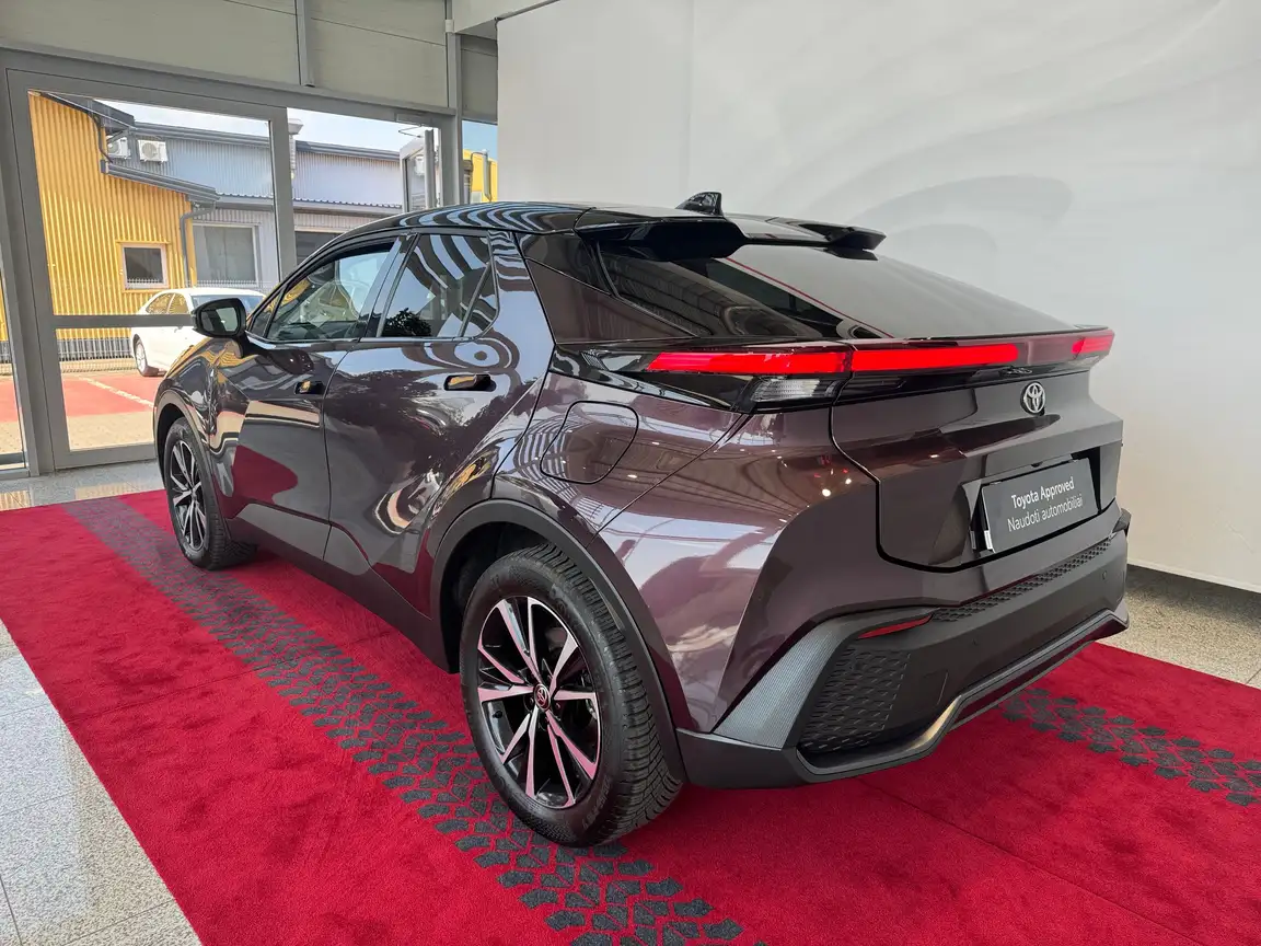 TOYOTA C-HR