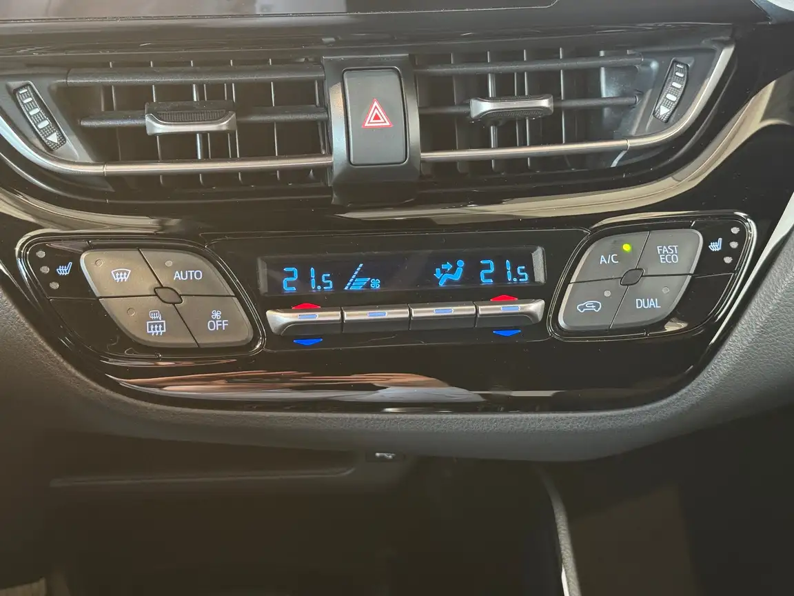 TOYOTA C-HR