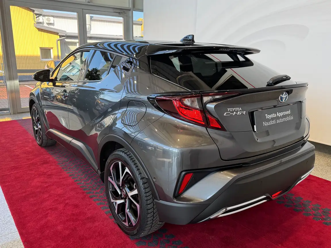 TOYOTA C-HR