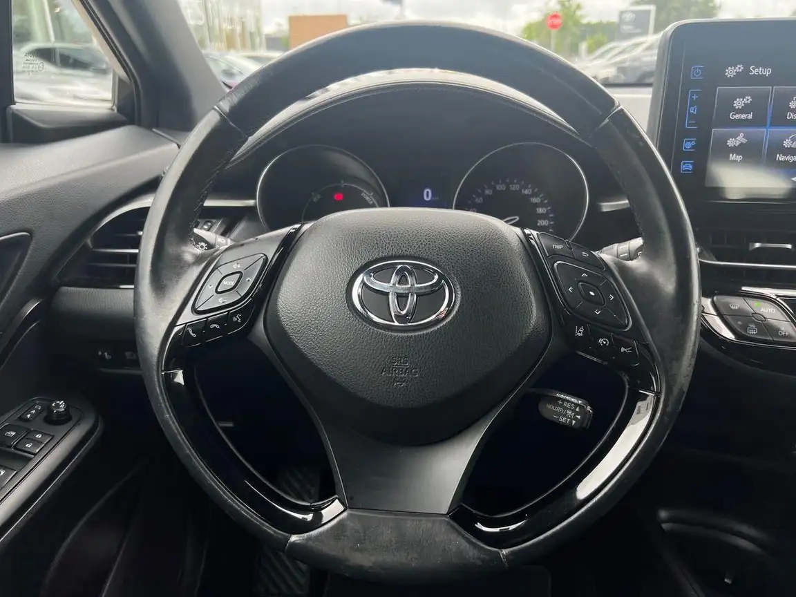 TOYOTA C-HR