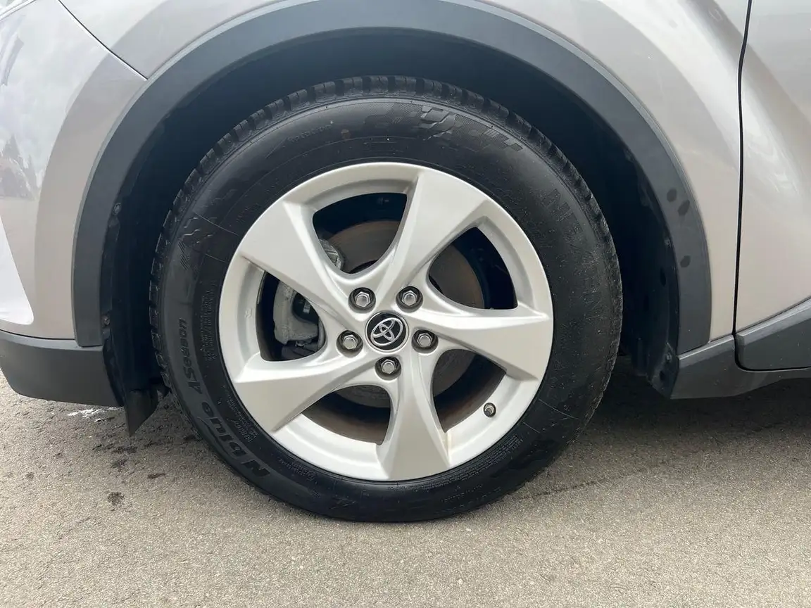 TOYOTA C-HR