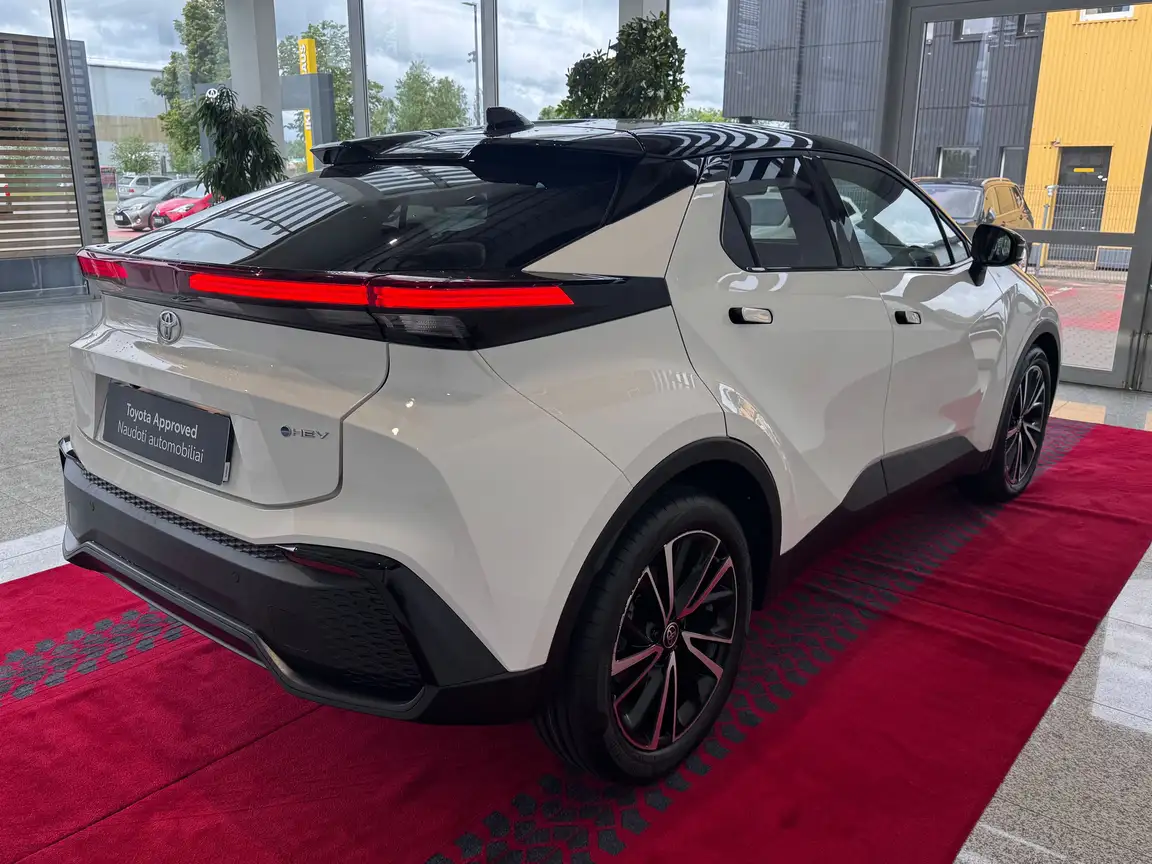 TOYOTA C-HR