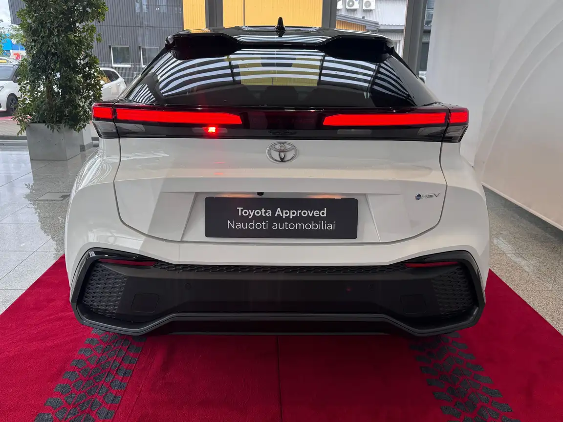TOYOTA C-HR