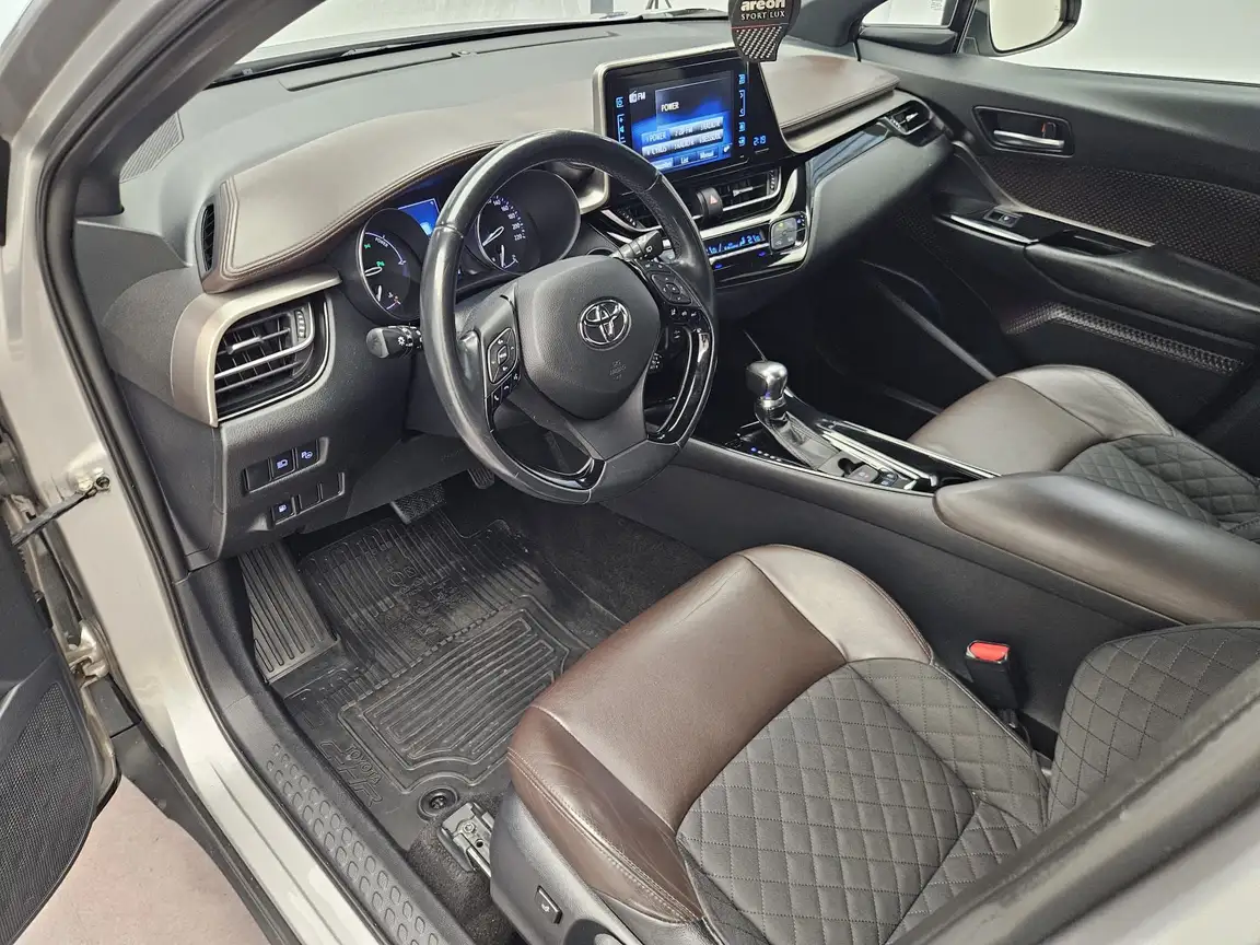 TOYOTA C-HR