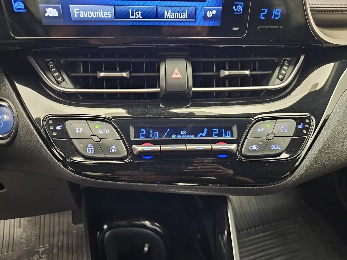 TOYOTA C-HR