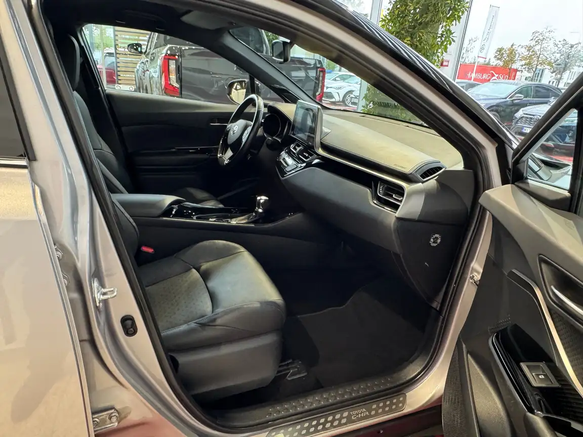 TOYOTA C-HR