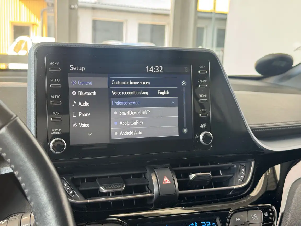 TOYOTA C-HR