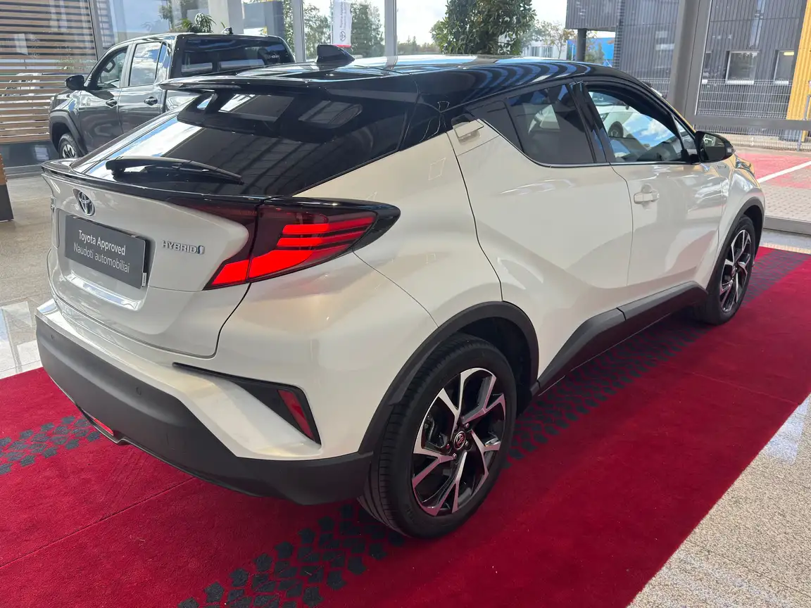 TOYOTA C-HR
