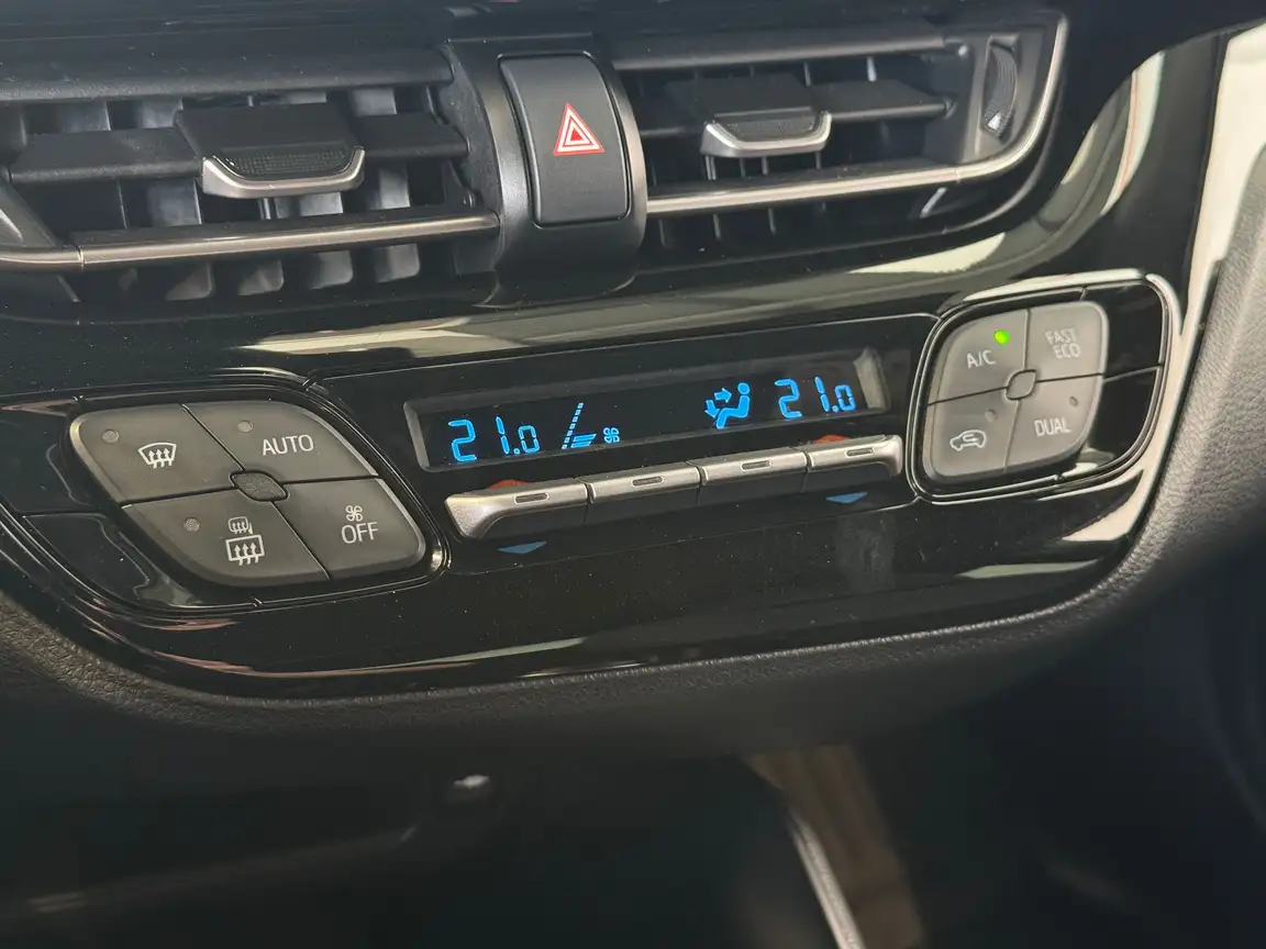 TOYOTA C-HR