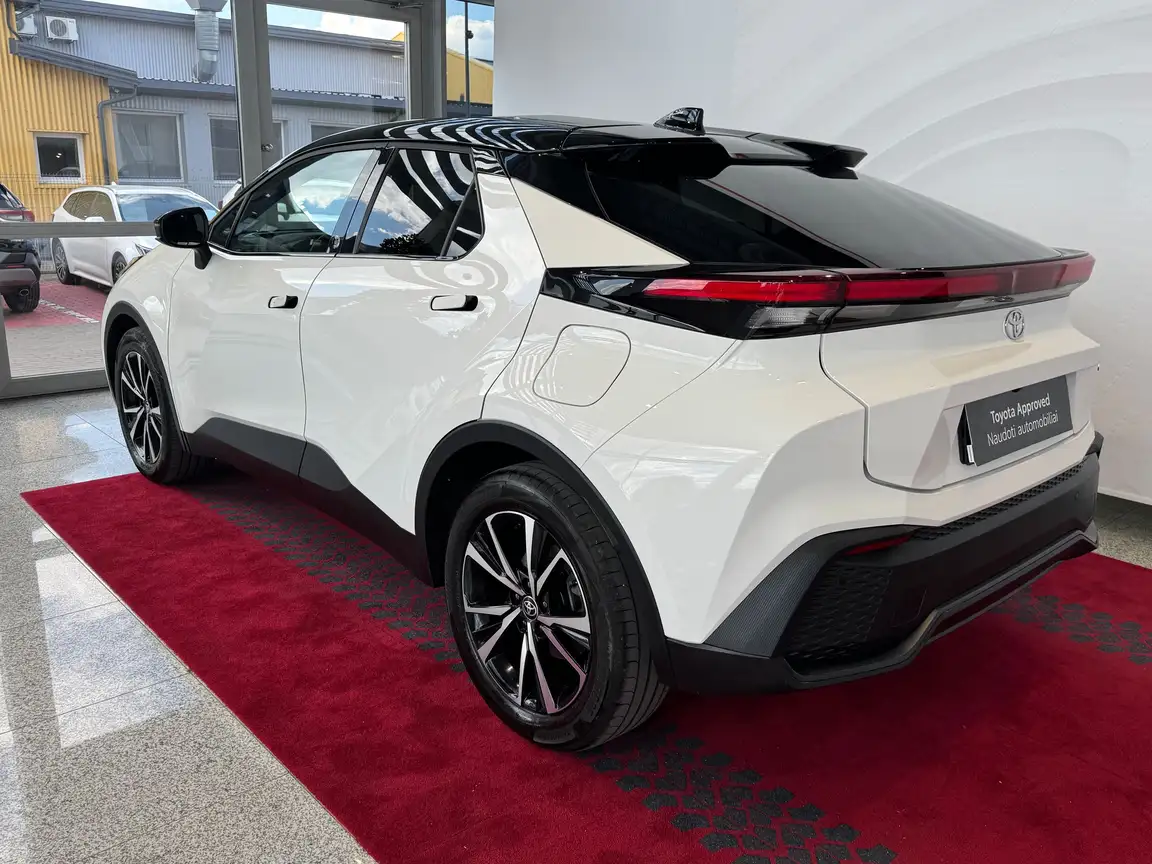 TOYOTA C-HR