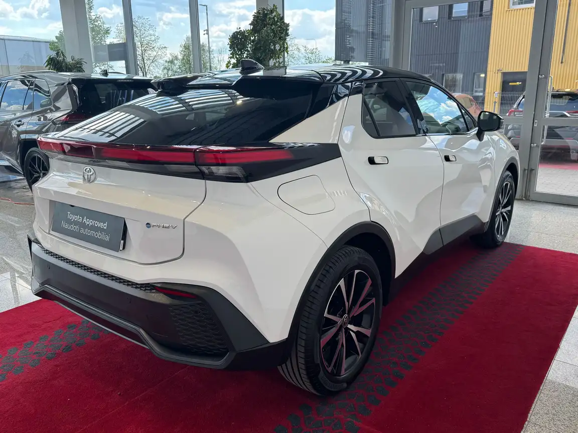 TOYOTA C-HR