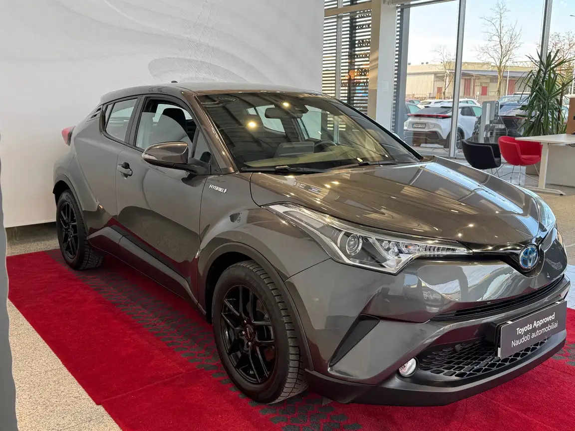 TOYOTA C-HR