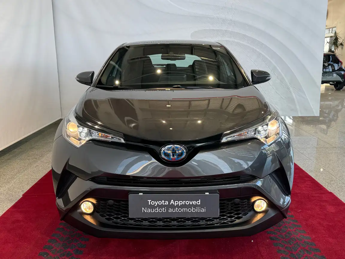 TOYOTA C-HR