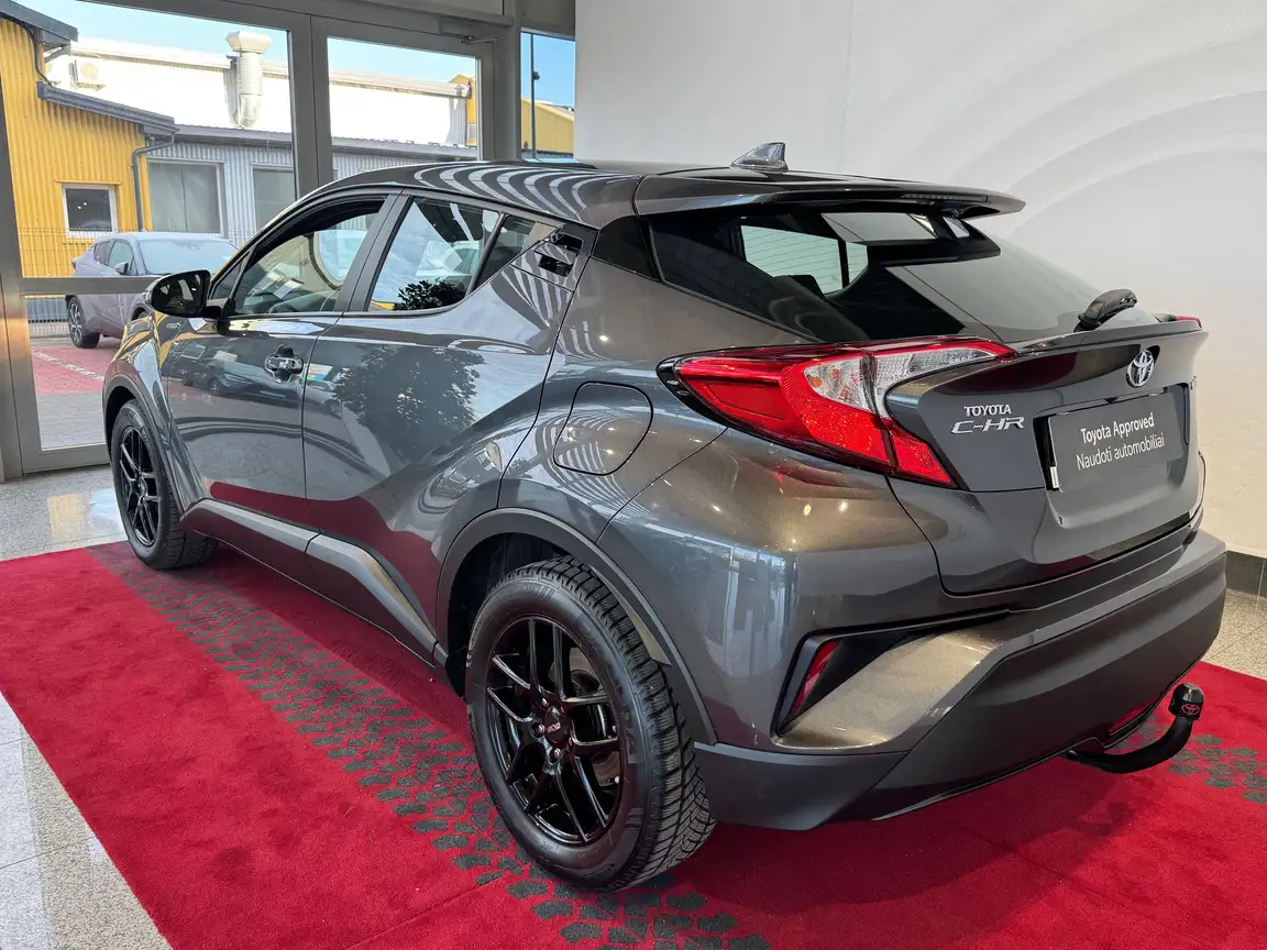 TOYOTA C-HR