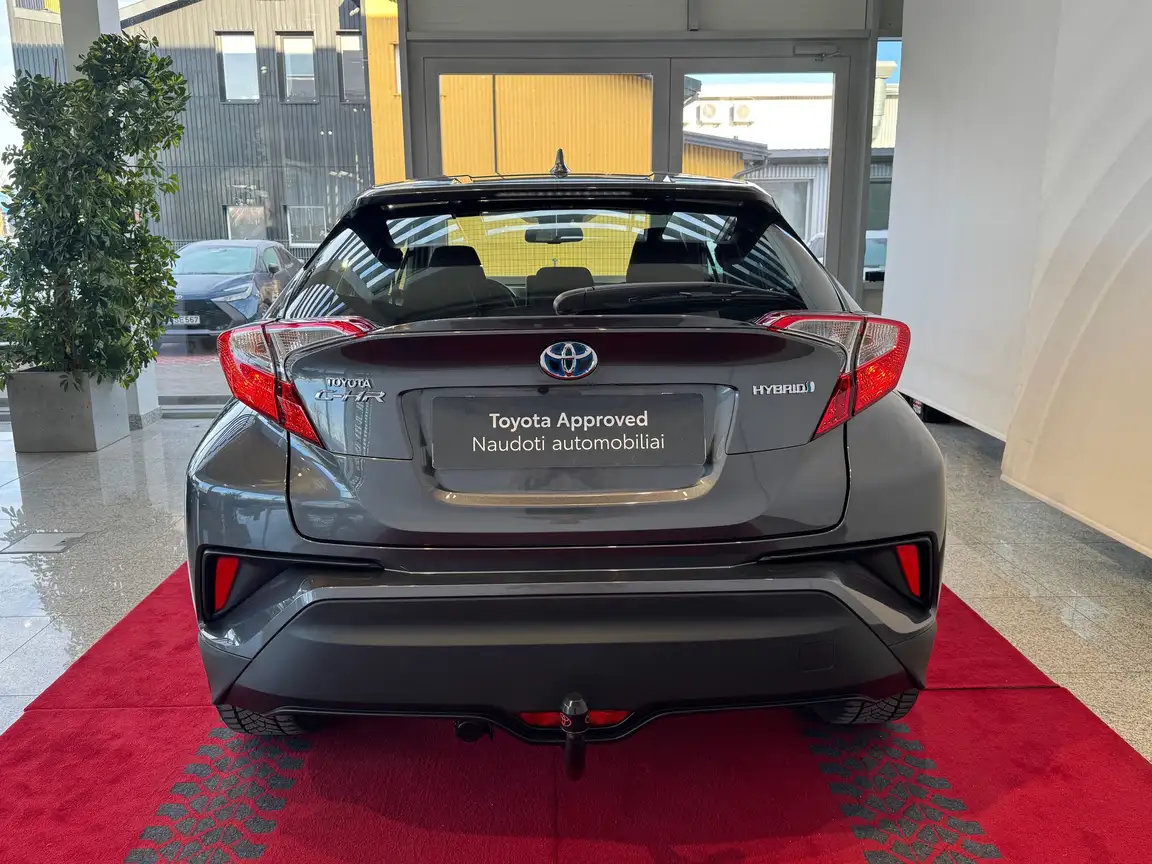 TOYOTA C-HR